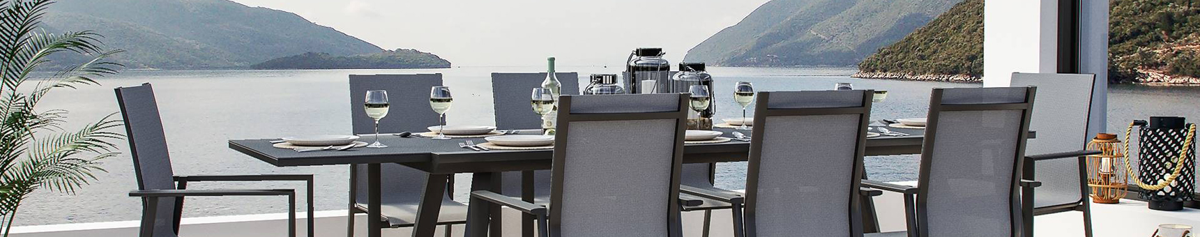 Tables extensibles et chaises